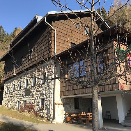 Hotel Valvasorjev Dom Zirovnica Exterior foto